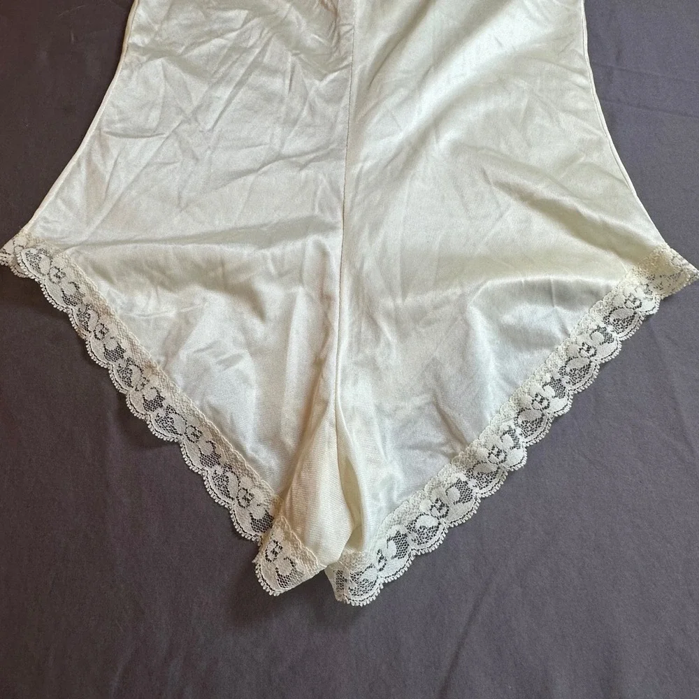 Vintage Ivory Satin Lace Trim Teddy Bodysuit Y2K Lingerie V-Neck Snap Crotch NWT